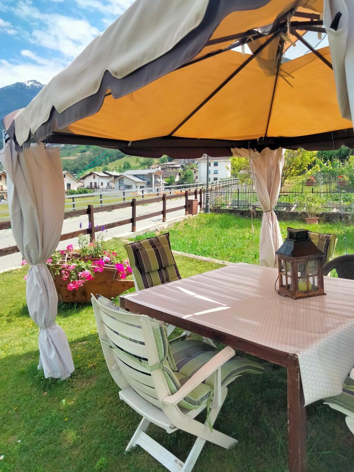 Appartamento Signorile Con Giardino Aosta Exterior photo